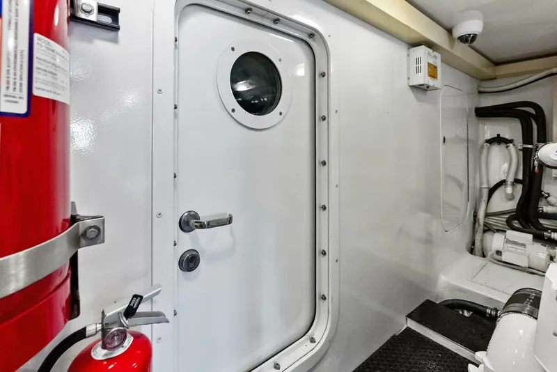 Slide: The Image of 2006 Viking 68 Enclosed Bridge - 5636859