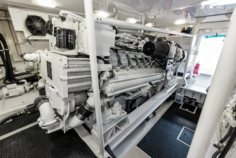 Slide: The Image of 2006 Viking 68 Enclosed Bridge - 5636864