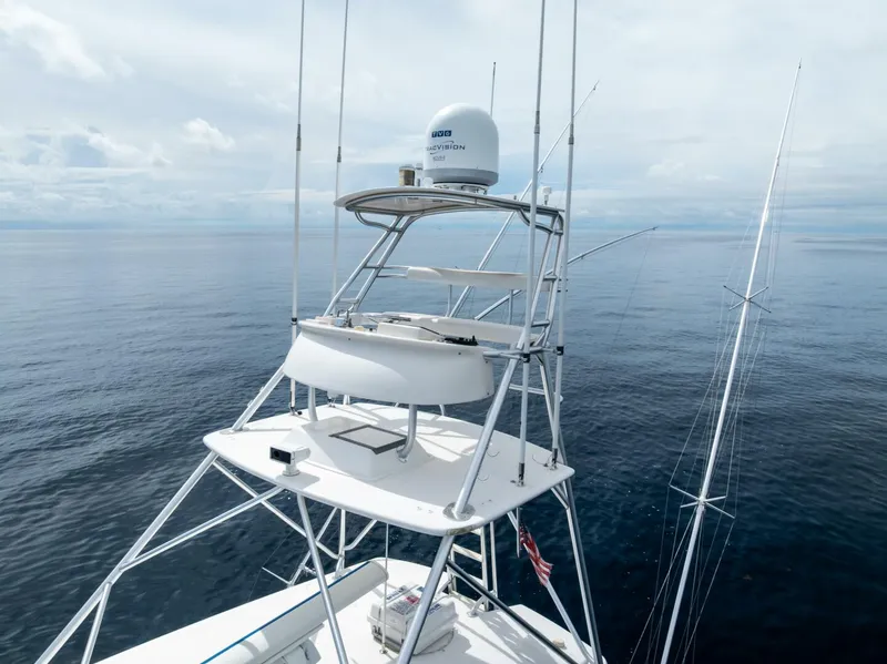 Slide: The Image of 2006 Viking 68 Enclosed Bridge - 5636874