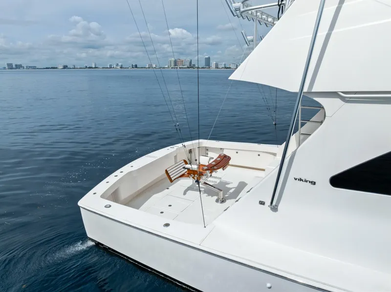 Slide: The Image of 2006 Viking 68 Enclosed Bridge - 5636875