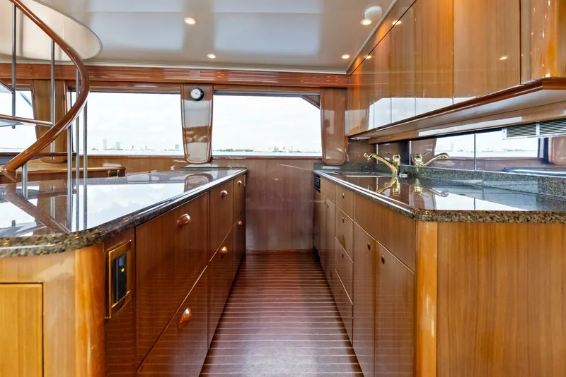 Slide: The Image of 2006 Viking 68 Enclosed Bridge - 5636745