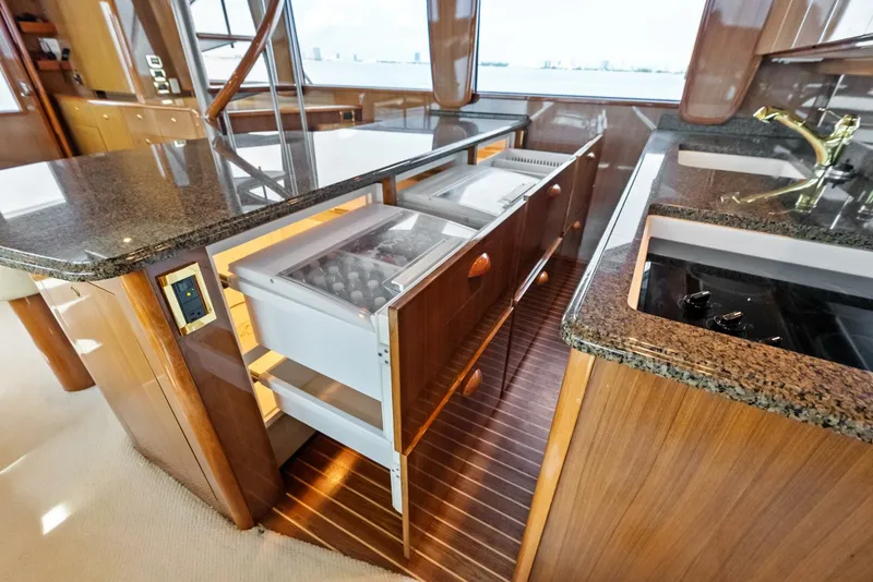 Slide: The Image of 2006 Viking 68 Enclosed Bridge - 5636748