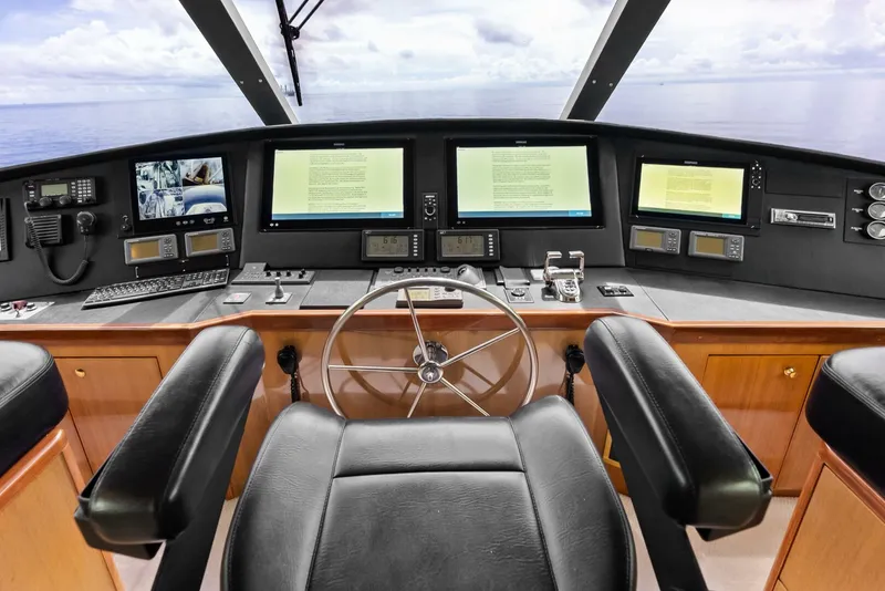 Slide: The Image of 2006 Viking 68 Enclosed Bridge - 5636731