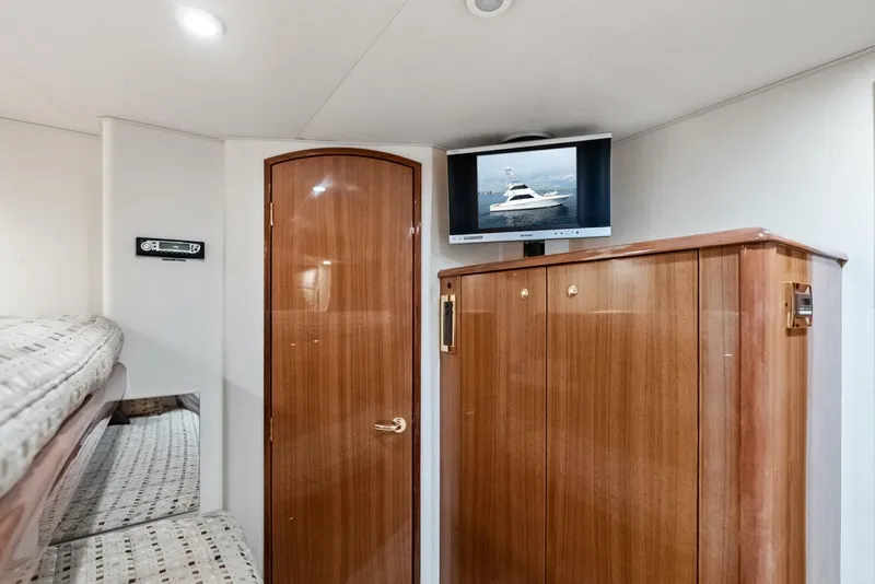 Slide: The Image of 2006 Viking 68 Enclosed Bridge - 5636764