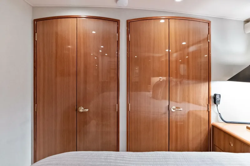 Slide: The Image of 2006 Viking 68 Enclosed Bridge - 5636773