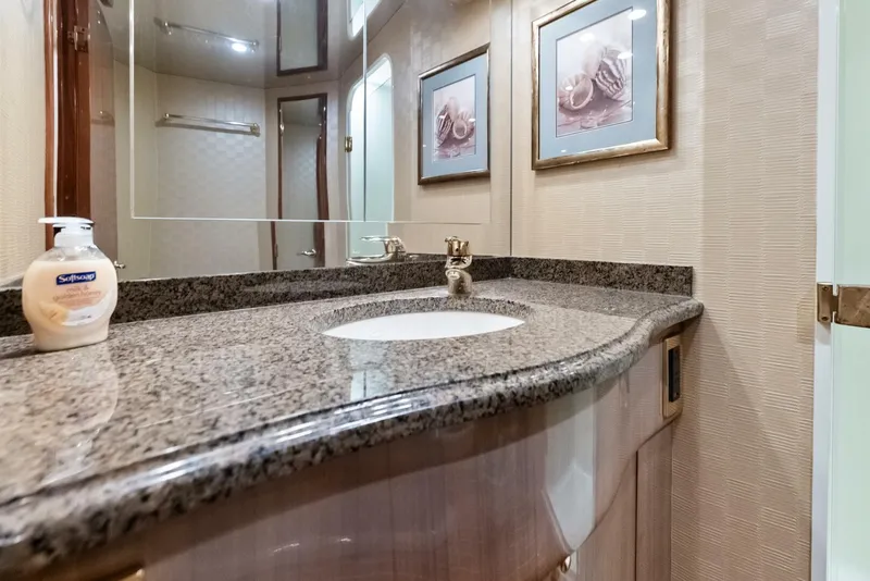 Slide: The Image of 2006 Viking 68 Enclosed Bridge - 5636774