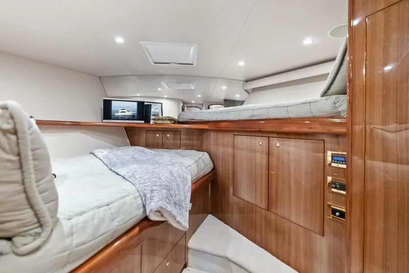 Slide: The Image of 2006 Viking 68 Enclosed Bridge - 5636778