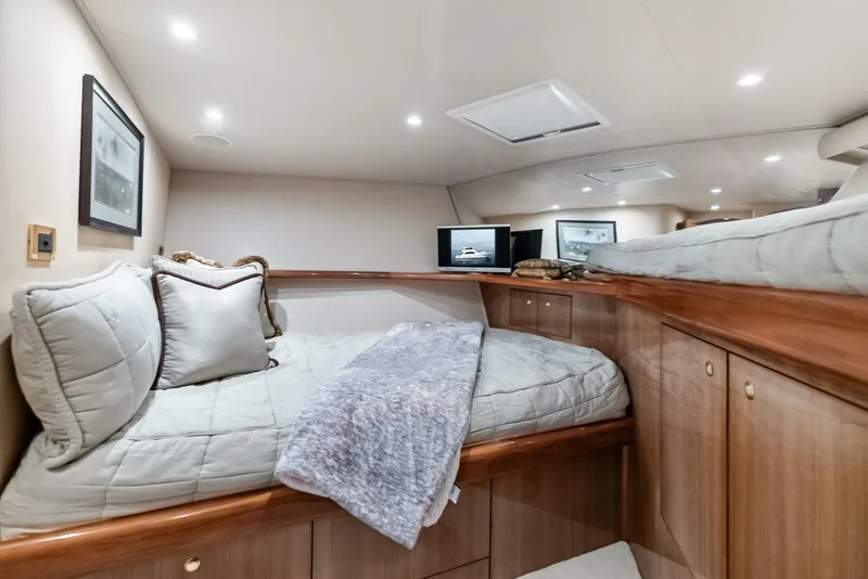 Slide: The Image of 2006 Viking 68 Enclosed Bridge - 5636779