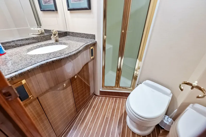 Slide: The Image of 2006 Viking 68 Enclosed Bridge - 5636781