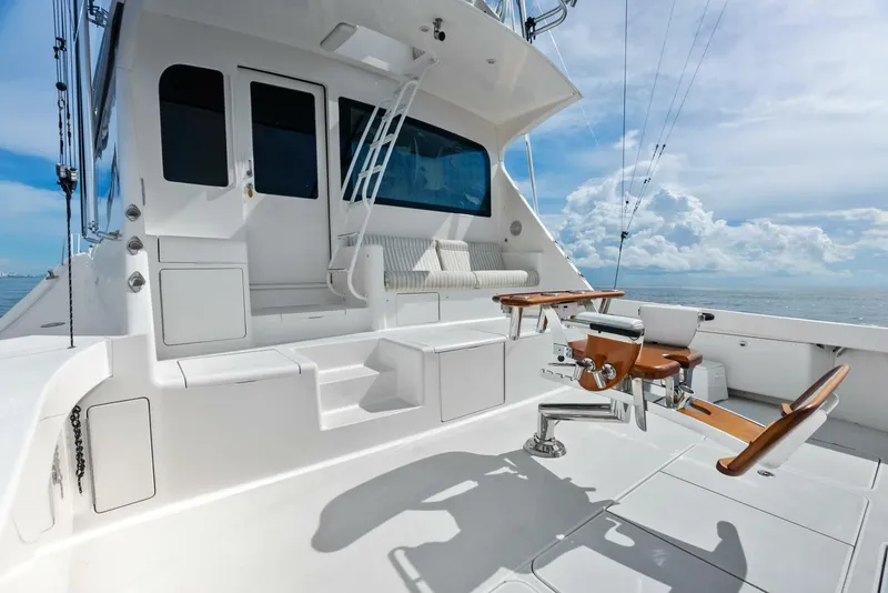 Slide: The Image of 2006 Viking 68 Enclosed Bridge - 5636793