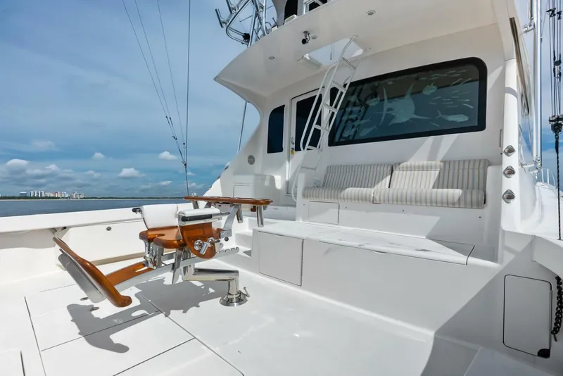 Slide: The Image of 2006 Viking 68 Enclosed Bridge - 5636794