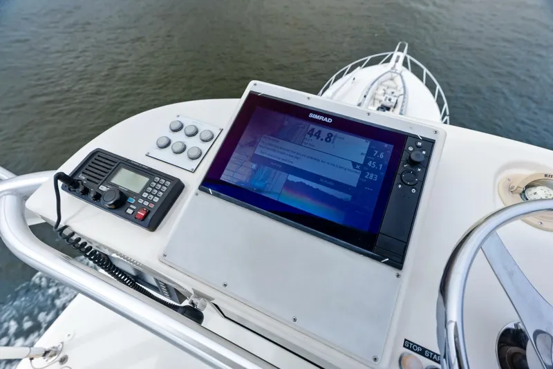 Slide: The Image of 2006 Viking 68 Enclosed Bridge - 5636828