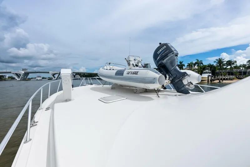 Slide: The Image of 2006 Viking 68 Enclosed Bridge - 5636831