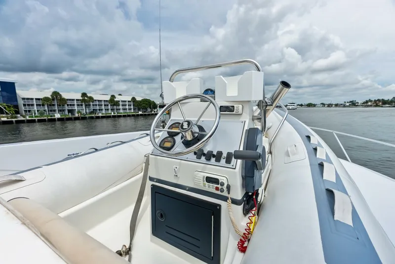 Slide: The Image of 2006 Viking 68 Enclosed Bridge - 5636839