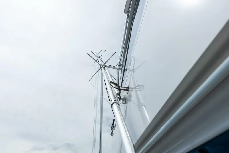 Slide: The Image of 2006 Viking 68 Enclosed Bridge - 5636842