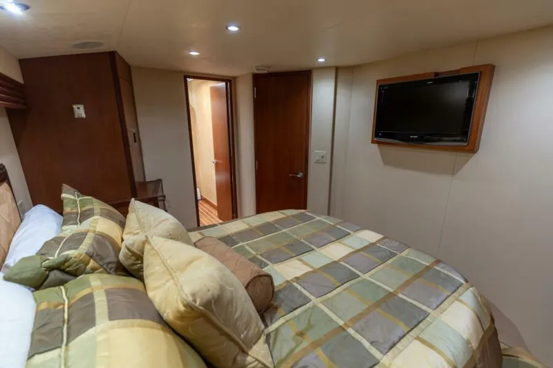 Slide: The Image of 2008 Hatteras 60 Convertible  Master Stateroom 2 - 5637057