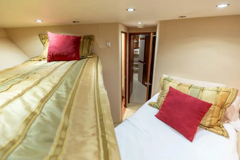 Slide: The Image of 2008 Hatteras 60 Convertible  VIP Stateroom 2 - 5637060