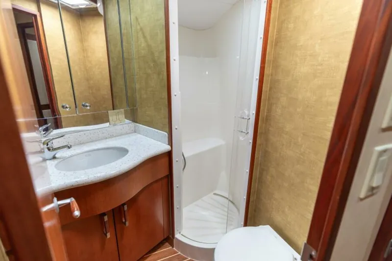 Slide: The Image of 2008 Hatteras 60 Convertible  VIP Head - 5637062