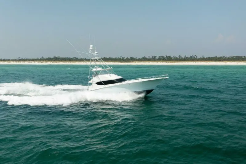 Slide: The Image of 2008 Hatteras 60 Convertible  STBD - 5637078