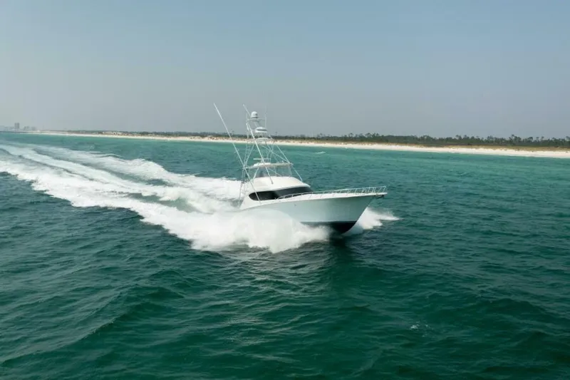 Slide: The Image of 2008 Hatteras 60 Convertible  STBD Bow - 5637079