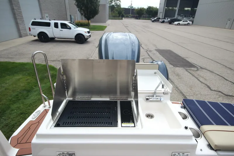 Slide: The Image of Ranger Tug R-27 Luxury Edition & Custom Trailer 2023 - 5637698