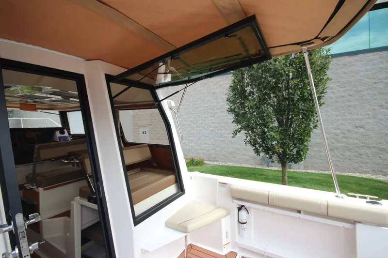 Slide: The Image of Ranger Tug R-27 Luxury Edition & Custom Trailer 2023 - 5637700