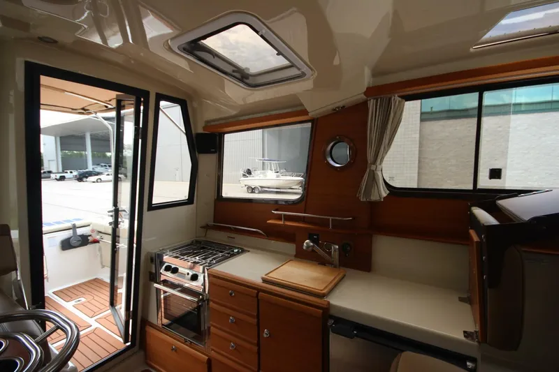 Slide: The Image of Ranger Tug R-27 Luxury Edition & Custom Trailer 2023 - 5637702