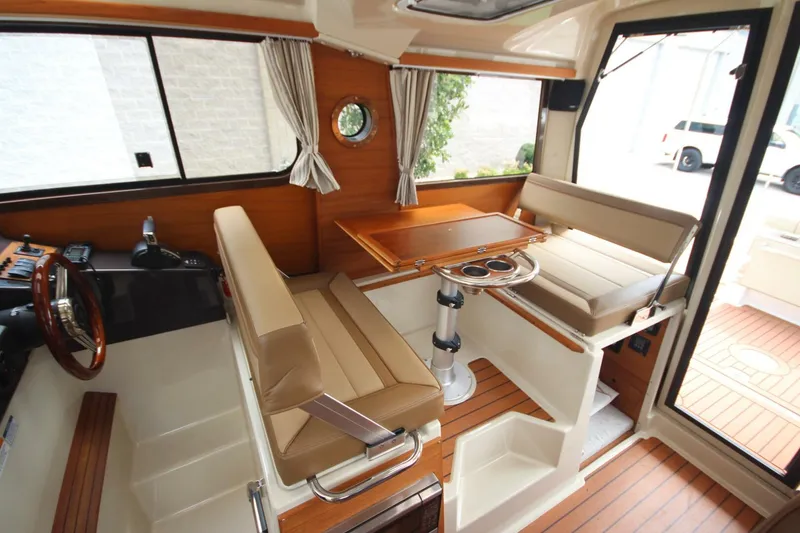 Slide: The Image of Ranger Tug R-27 Luxury Edition & Custom Trailer 2023 - 5637704