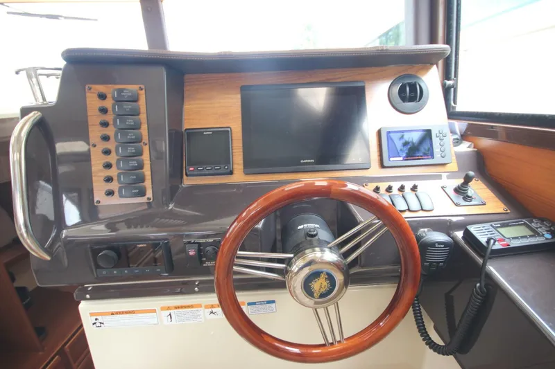 Slide: The Image of Ranger Tug R-27 Luxury Edition & Custom Trailer 2023 - 5637716