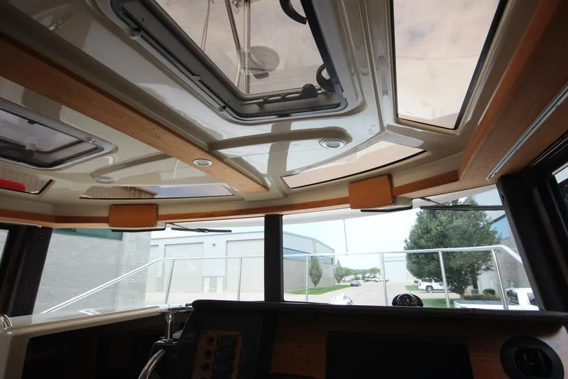 Slide: The Image of Ranger Tug R-27 Luxury Edition & Custom Trailer 2023 - 5637718