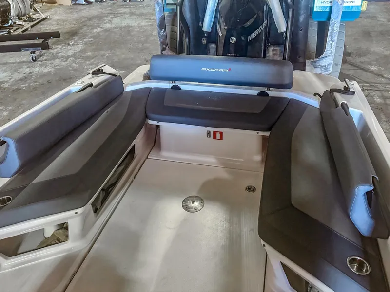 Slide: The Image of Axopar 25 Cross Top 2023 - 5724186