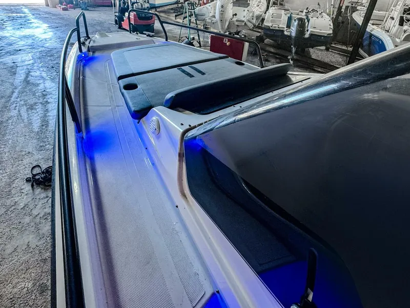 Slide: The Image of Axopar 25 Cross Top 2023 - 5724194