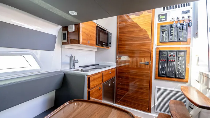 Slide: The Image of Valhalla Boatworks V-46 2023 - 5638083