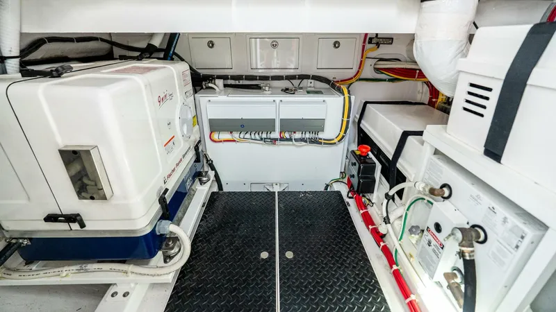 Slide: The Image of Valhalla Boatworks V-46 2023 - 5638079