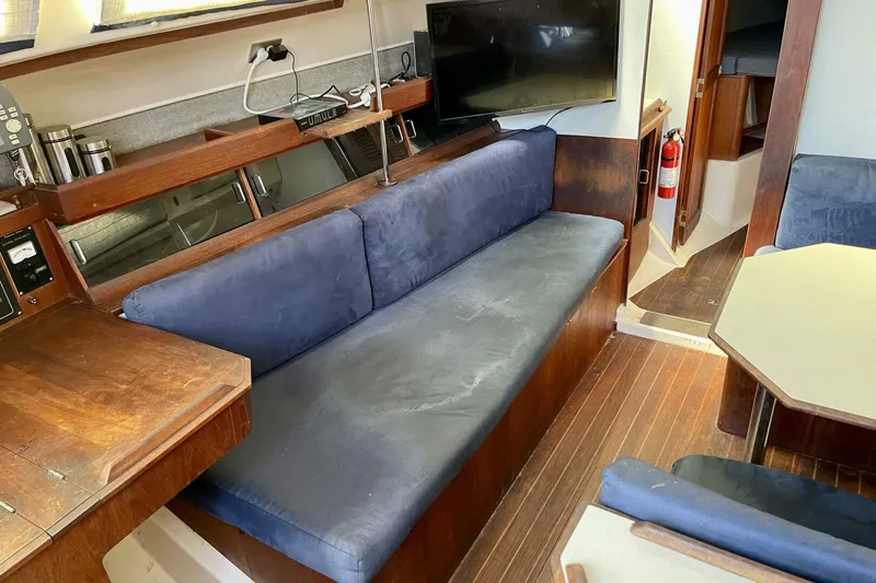 Slide: The Image of Hunter 34 1984 - 5638514