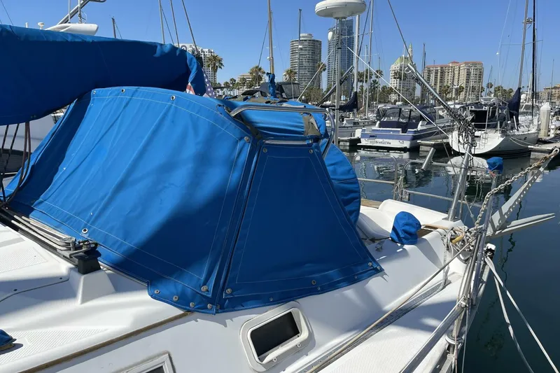 Slide: The Image of Hunter 34 1984 - 5638501