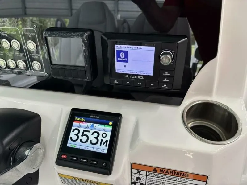 Slide: The Image of Sea Fox 288 COMMANDER 2021 - 7517000