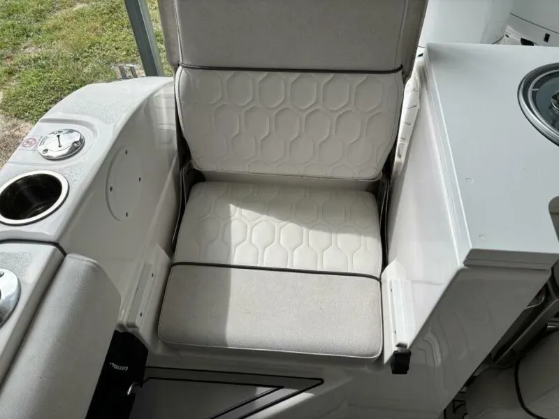 Slide: The Image of Sea Fox 288 COMMANDER 2021 - 7516960