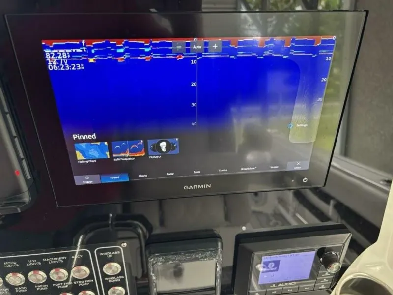 Slide: The Image of Sea Fox 288 COMMANDER 2021 - 7517002