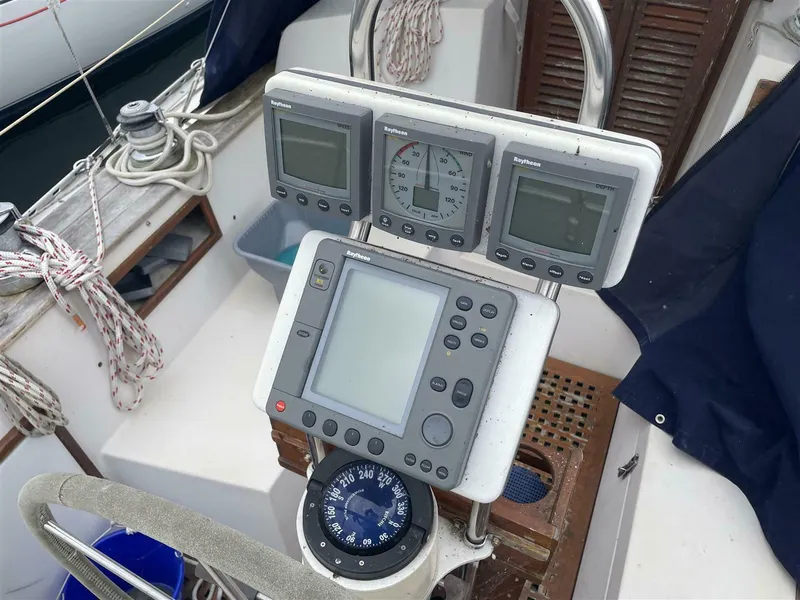 Slide: The Image of Bayfield 36 Cutter 1989 - 5639643