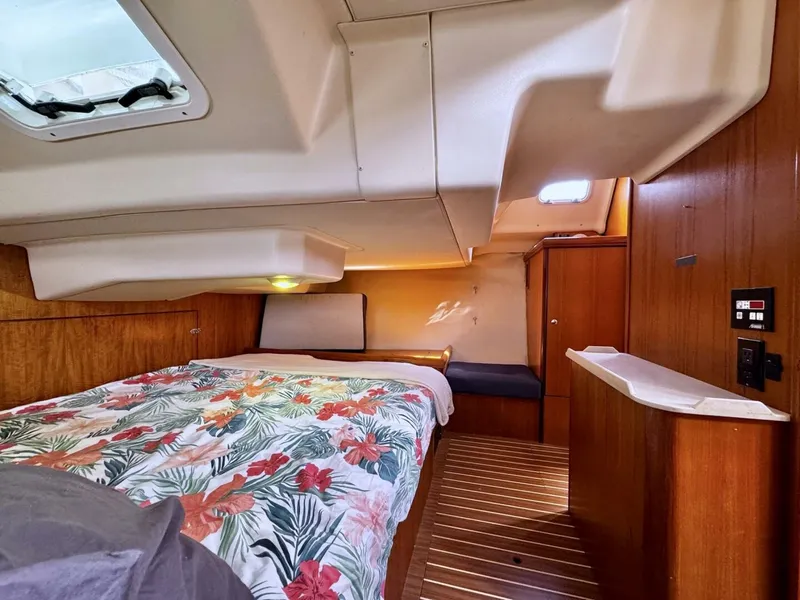 Slide: The Image of Hunter 38 2006 - 5644433