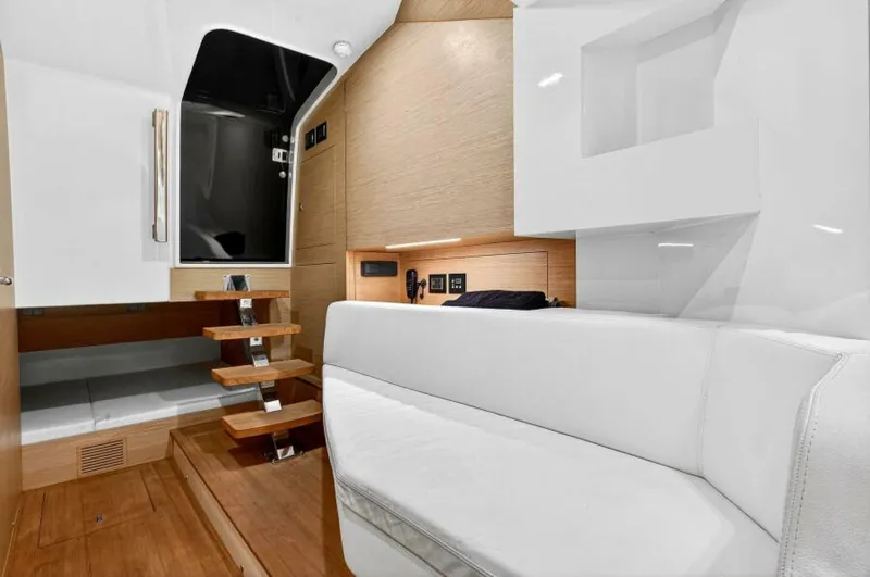 Slide: The Image of Sacs Rebel 47 2021 - 5639725