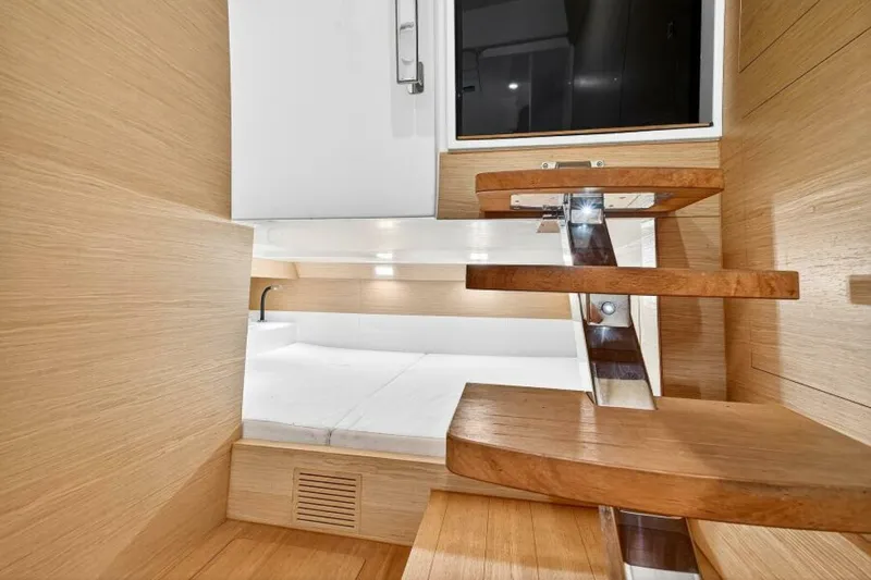 Slide: The Image of Sacs Rebel 47 2021 - 5639727