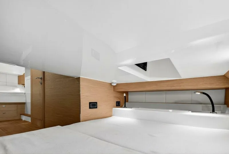 Slide: The Image of Sacs Rebel 47 2021 - 5639729