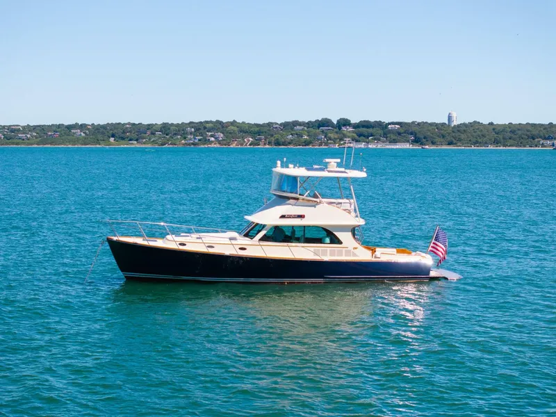 Slide: The Image of 48 ft Hinckley  2014 Talaria 48 Flybridge - 5640282