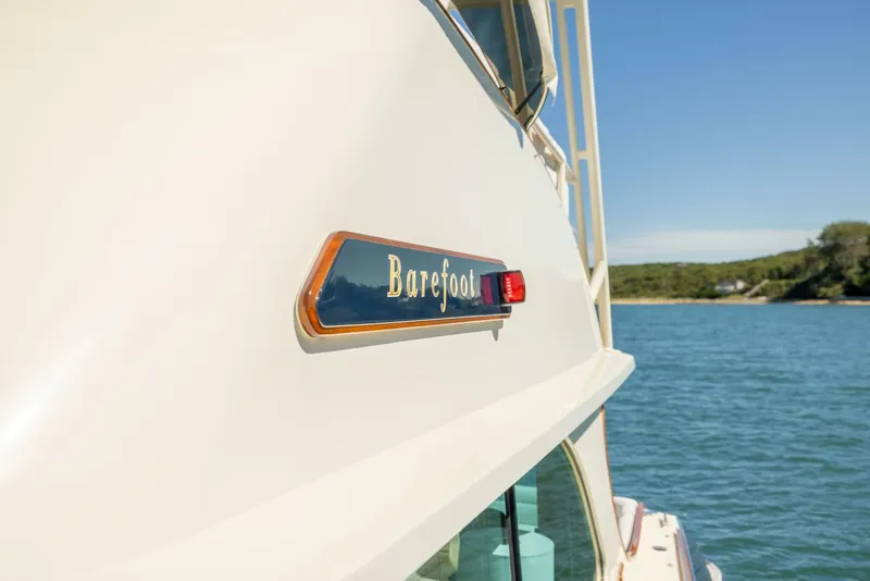 Slide: The Image of 48 ft Hinckley  2014 Talaria 48 Flybridge - 5640234