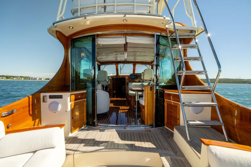 Slide: The Image of 48 ft Hinckley  2014 Talaria 48 Flybridge - 5640264