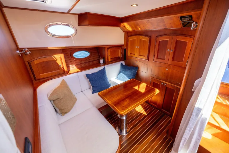 Slide: The Image of 48 ft Hinckley  2014 Talaria 48 Flybridge - 5640248
