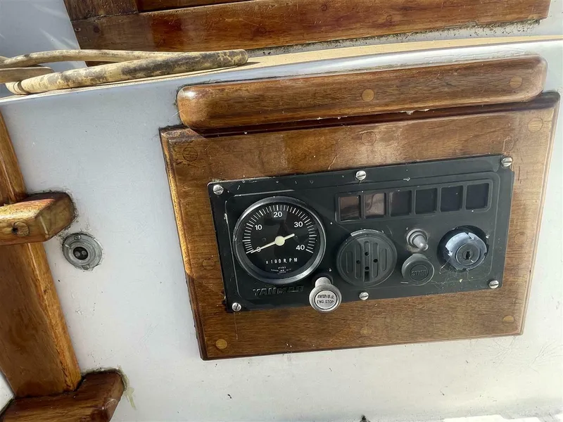 Slide: The Image of Vineyard Vixen 29 1978 - 5640662