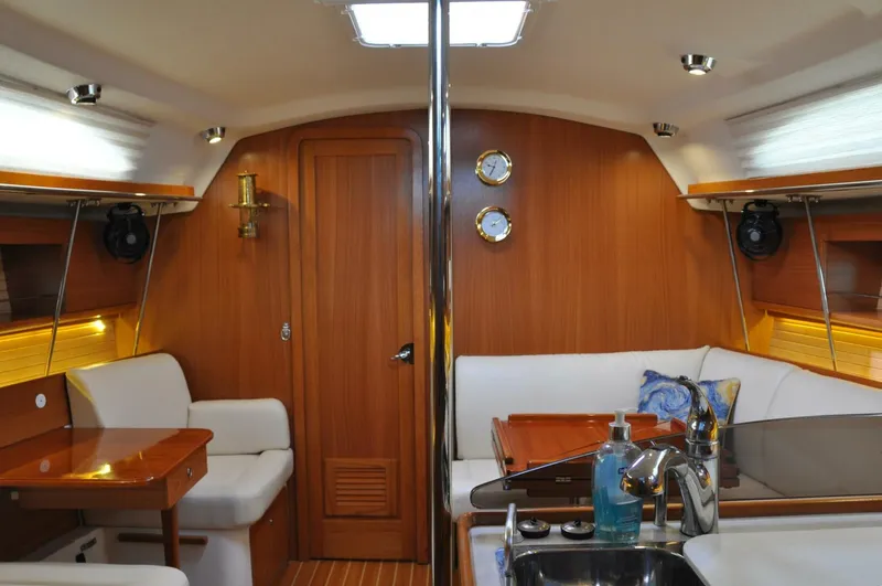 Slide: The Image of Catalina 355 2018 - 5641097